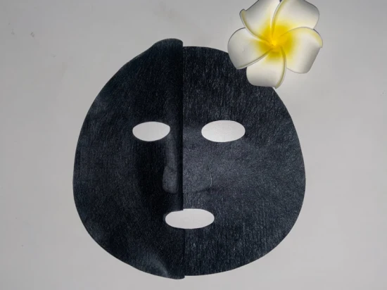 Feuille de masque facial non tissé noir en fibre de carbone 100% bambou